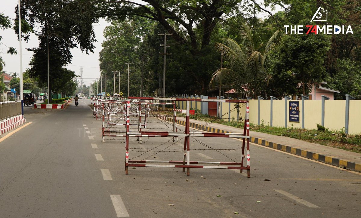 Haruonchill's tweet photo. Junta Terrorists from auxiliary police station opened unprovoked gunfires on civilians on the motorcycle while passing in front of No.5 high school on SumPraBum Road in #Kachin’s #Myitkyina Tsp at 8pm on Sep12. Unclear whether any of them had been shot.
#WhatsHappeningInMyanmar https://t.co/ZPfBqz6bva