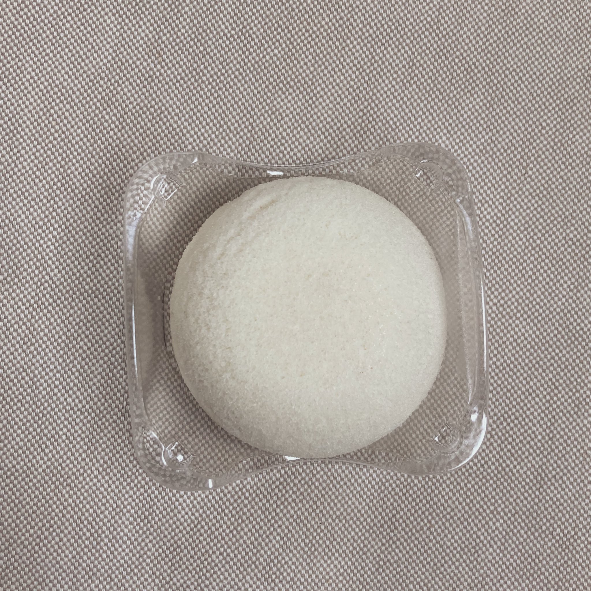 Copola Coppola 3時のおやつに まるくてあまい食べ物 東京駅限定の萩の月と みたらし あんこ 栗あん団子の3種類 を食べて 久住昌之 谷口ジロー 散歩もの フリースタイル を読んだ おいしくておもしろく そしてそのあと一気に眠気 まだソファーの