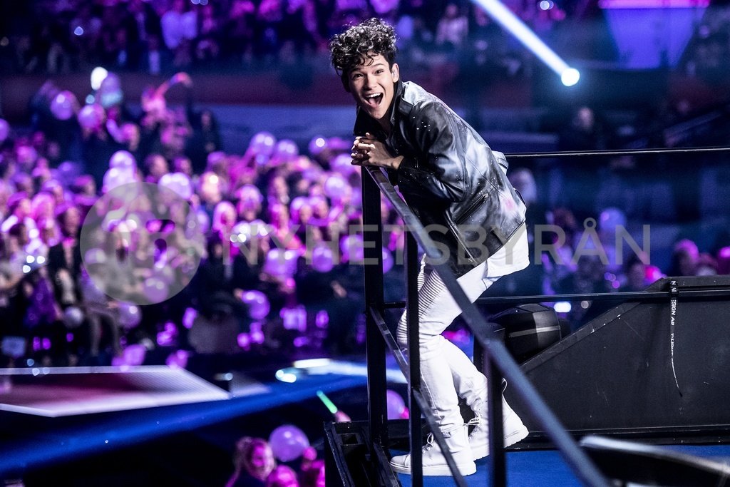 OmarRudbergFr's tweet photo. 📸 Melodifestivalen (Live + répétitions 2017) > https://t.co/plxplXSNXl
#OmarRudberg #Foando #Melodifestivalen https://t.co/ZpJenKLzKQ