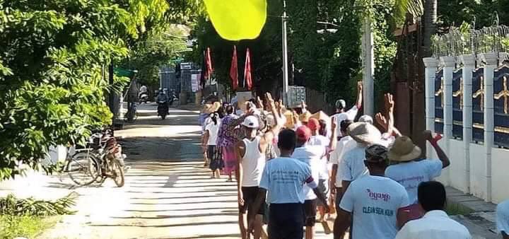 HANASAW16463110's tweet photo. Locals of ShweBo staged a protest against Genocidal Military &amp; showed support to our @NUGMyanmar &amp; U Kyaw Moe Tun. #KyawMoeTunRepresentsMyanmar #UN_RecognizeNUG #Sep13Coup #WhatsHappeningInMyanmar https://t.co/AgqN6Hw7dI