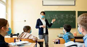 Goodmorning_ge's tweet photo. #Scuola: ripartenza in salita. Nonostante qualcosa sia stato fatto, rimangono tanti nodi da sciogliere: dalle classi affollate al personale Ata insufficiente, al #greenpass. Ne parliamo con il segretario @FLCCGIL-Genova Andrea Giacobbe https://t.co/rZXunpnwPK Di @rosangela_urso https://t.co/VK08y2gFOU