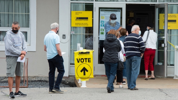 RT @CTVNews: Elections Canada says 1.3 million votes cast on first day of advance polling https://t.co/s8YZo4Vlh0 https://t.co/bkqLUub1Zx