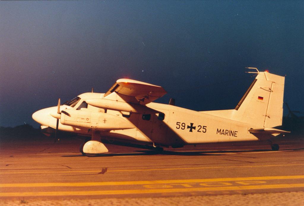 CdrDeuNavalAir's tweet photo. OTD in 1994 wurden 2 Dornier #DO28 &amp; 1 #DO228 LM der 2./#MFG5 an das #MFG3 übergeben &amp; nach Nordholz verlegt; die 2. Staffel in Kiel außer Dienst gestellt. Heute betreibt das MFG3 2 #DO228NG zur Ölüberwachung vor 🇩🇪 Küsten im Auftrag @BMVI, 1 davon aktuell in der Modernisierung. https://t.co/nYa8iR7Ubc