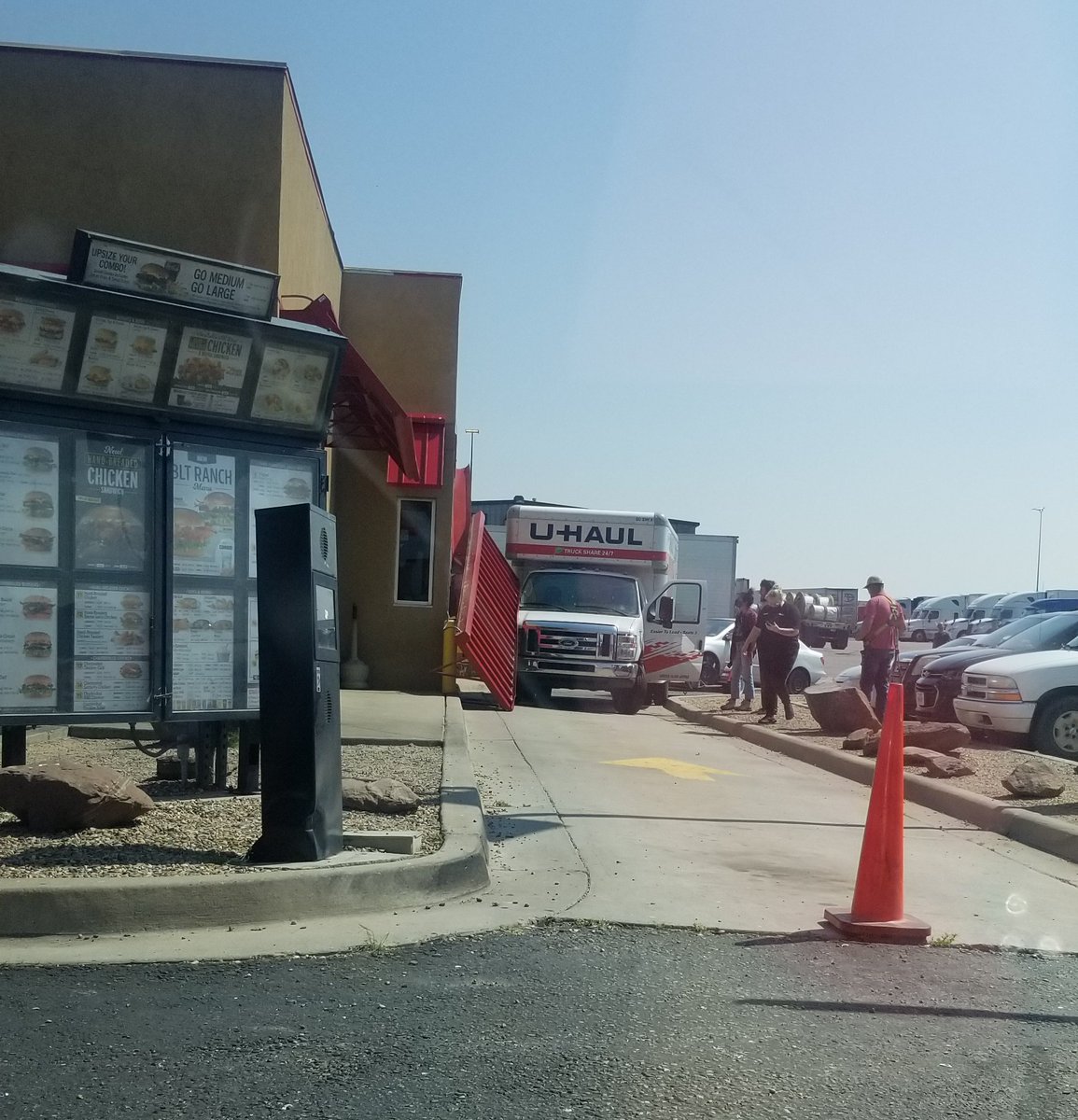 Texxas_Chic's tweet photo. Not only did they rip off the awning in the drive through; they're going the wrong way! #worldsworstdrivers https://t.co/lqWT3moyqK
