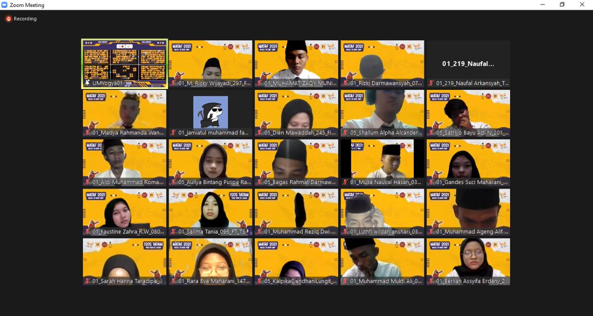 Akmal50010209's tweet photo. "Beranilah mengambil pendirian dalam banyak persoalan.Anak muda kok sudah hobi cari aman dengan bersikap netral netralan" (Najwa Shihab) 

#MatafUMY2021 #mudamendunia #MATAFumypecahkanMURI https://t.co/Xo6vENvCW5