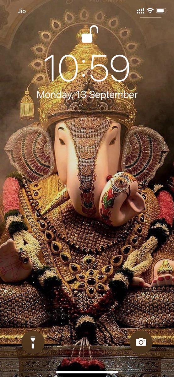 _liversurgeon's tweet image. #TweetYourLockScreen 

#dagdushethganpati
