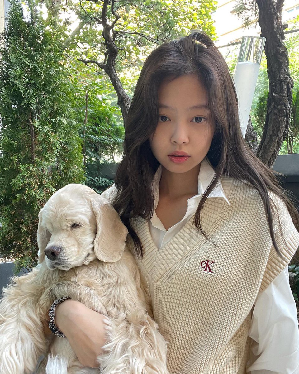 jxnini_rubyjane's tweet photo. With Kai the dog. 🐩 https://t.co/j0p8QKd1vp