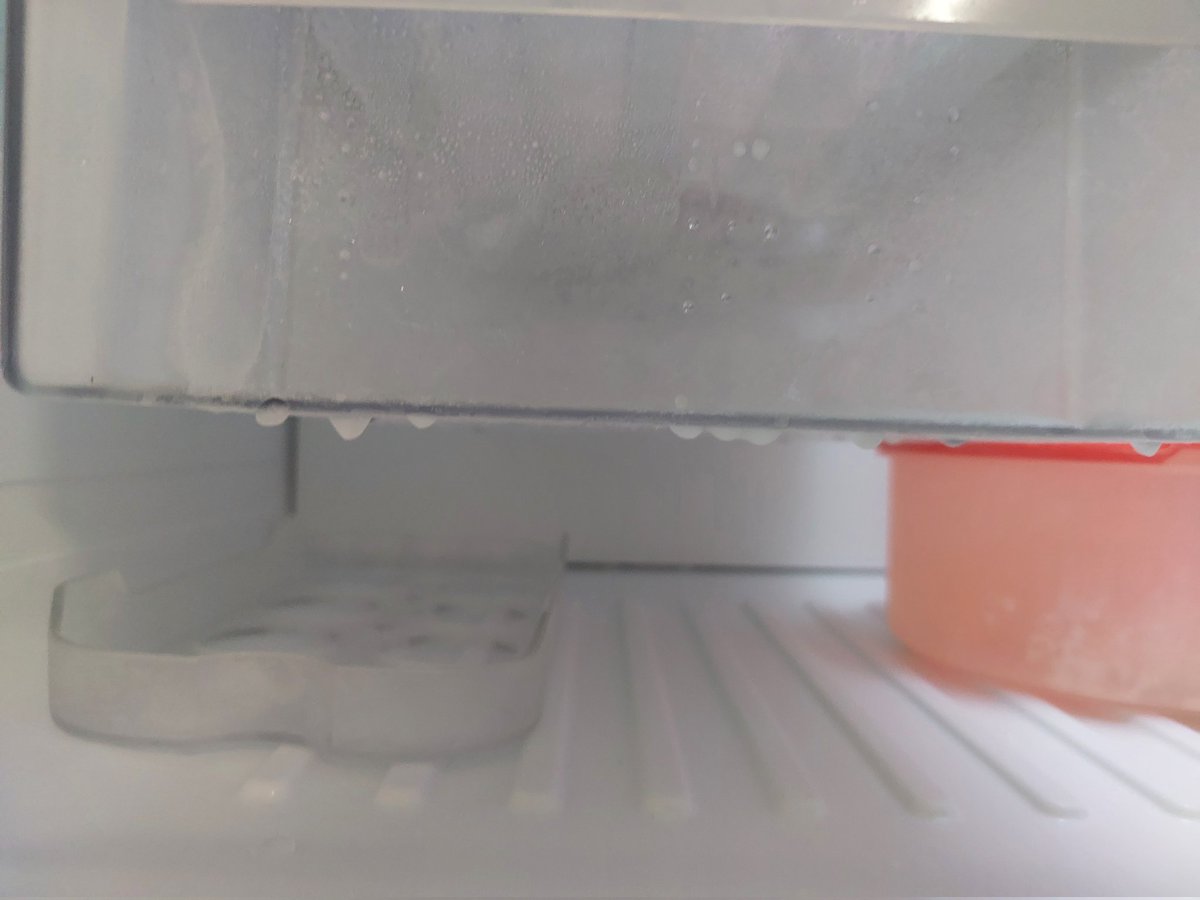 spatankar1's tweet photo. @LGIndia @kohinoor_IN - been less than a month with a new defective LG fridge, freezer overcooling. In 15 days 5 times repairs of NEW fridge, parts removed to chk the prblm. NEEDS REPLACEMENT. Appalled by yr n yr dealer Kohinoor's attitude. #customercare #homeappliances #India https://t.co/WApXR7AQBA