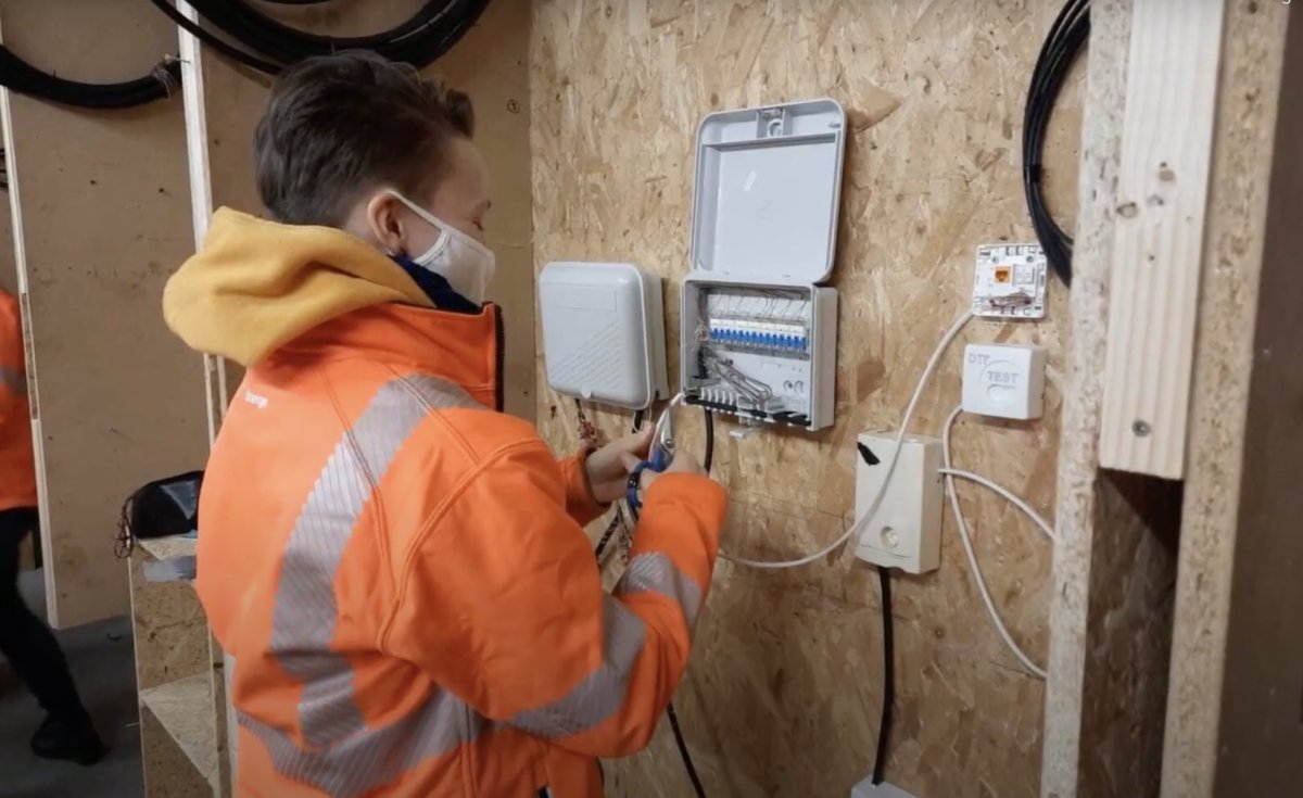 lejournaldeleco's tweet image. Orange | Recrutement de femmes techniciennes d’intervention @orangegrandest @orangeaura @orangepro @auvergnerhalpes @salon_gi @ndumontet #Orange #Femmes #Formation #Techniciennes #Emploi #Embauche swll.to/dFWlU