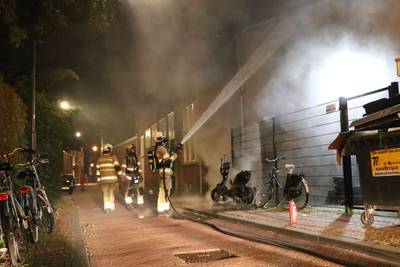 Scooter brandt uit; politie vermoedt brandstichting