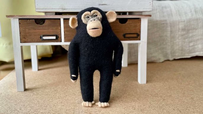 本物そっくり！羊毛フェルトでできた猿たち🐵 蛇口やカニの爪など