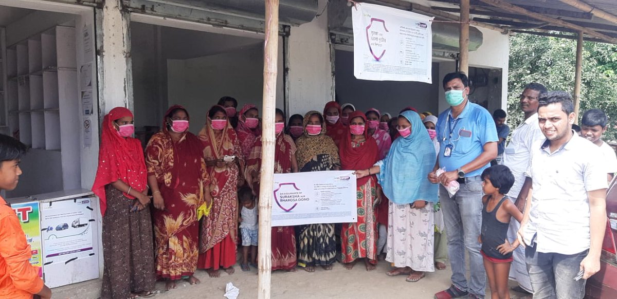SahiPay's tweet photo. SahiPay WB team organized an Insurance Awareness and sourcing camp in Malda Kalichak for Women Customers on 11 th Sep 2021.
#sahipay #absahipaykaregaindia #integrated #platform #insurance #financialservices #transactions #payments #loans #aeps #valueaddedservices #billpayments https://t.co/1qMX1L6Mxl