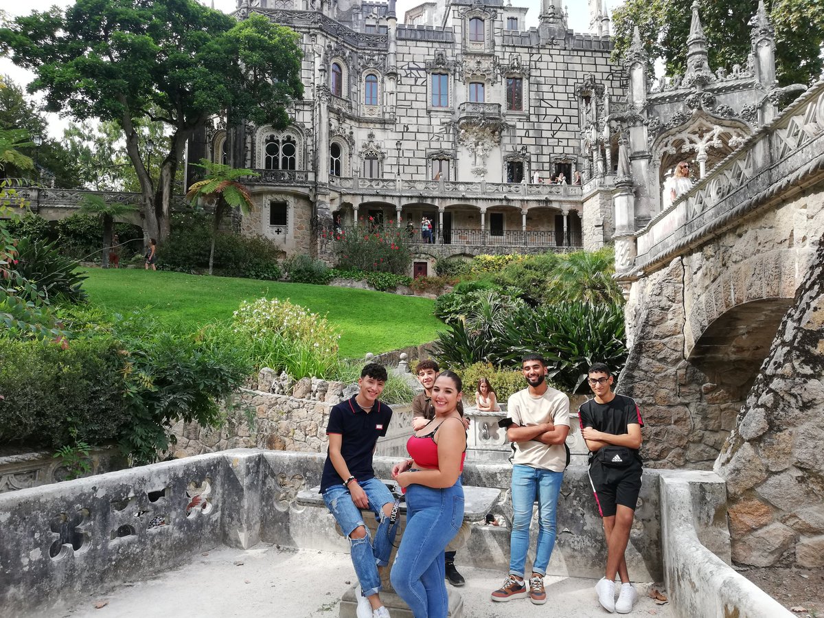 AlminaBasica's tweet photo. Después de un fin de semana cultural muy intenso retomamos nuestras prácticas.
Hemos visitado #Lisboa, estadio del #Benfica, #oceanario, #Belem, #Sintra, #Palaciodapena, #quintaregaleira, #caboderoca y #bocadediablo. Gracias a @afpdm_montijo @Erasmus+ @iesalmina y @camaraceuta https://t.co/RhP73aPh86