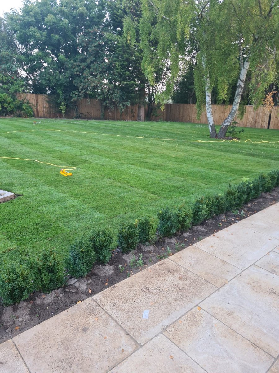 EdgeProjectsLtd's tweet image. Rear garden turfing completed on Friday ✔️
#home #luxuryhouse #luxuryhome #luxuryhomebuilder #newbuild #lawn #garden #turf
edgeprojectsltd.uk
facebook.com/EdgeProjectsLi…