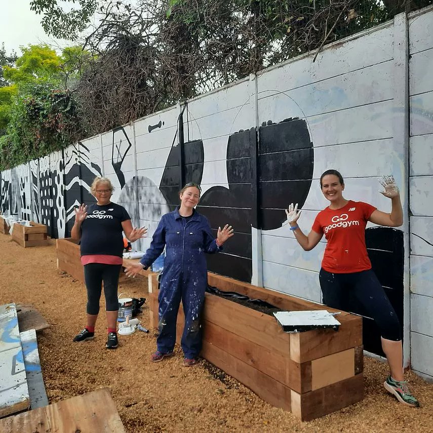 GGPortsmouth's tweet image. This week we're sponsored by the letter H.

From Hotwalls to a Haunted House, there are lots of places we'll be lending a Hand!

(we'll also see you at @SweatFF at the weekend)

Come &amp;amp; join in: goodgym.org/areas/portsmou…