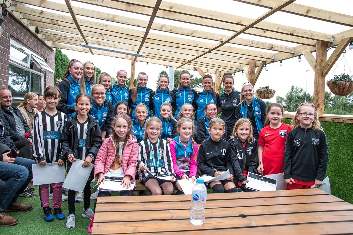 NUFCWomen's tweet photo. 👊 Thanks to @pontelandutd Under 9 Wildcats for taking part in the NUW Match Day Experience yesterday!

Hope you enjoyed your day girls!

⚫⚪ https://t.co/Gi15eN4vFH