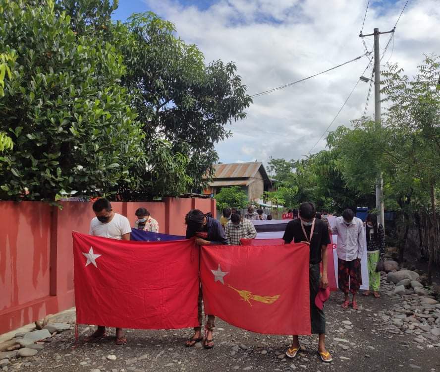 RvlBurma2's tweet photo. Students and residents of #Kalemyo, who have been marching for 218 days, staged an anti-military strike this morning.

#KyawMoeTunRepresentsMyanmar
#UN_RecognizeNUG
#Sep13Coup
#WhatsHappeningInMyanmar https://t.co/XC4ipLXoVB