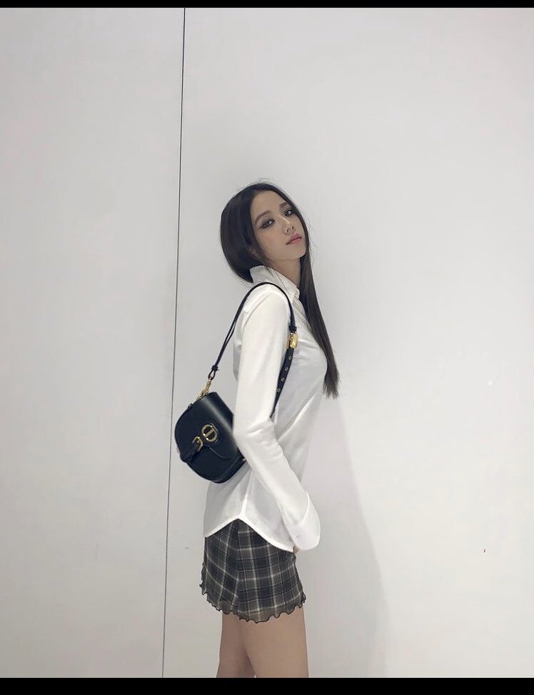 __llny's tweet photo. #adidasRespectJisoo https://t.co/6UbMLVWygQ