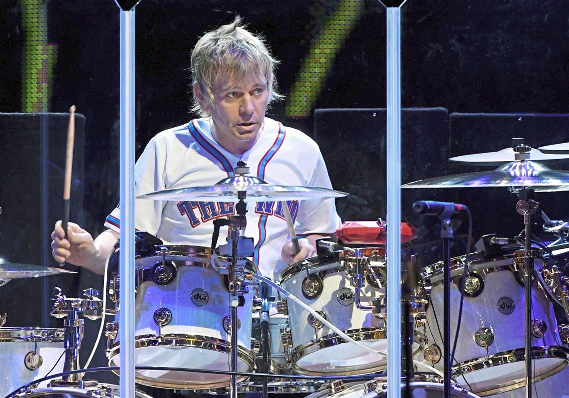 Happy Birthday to Zak Starkey, 56 today. A fantastic drummer with The Who and son to Ringo Star. 