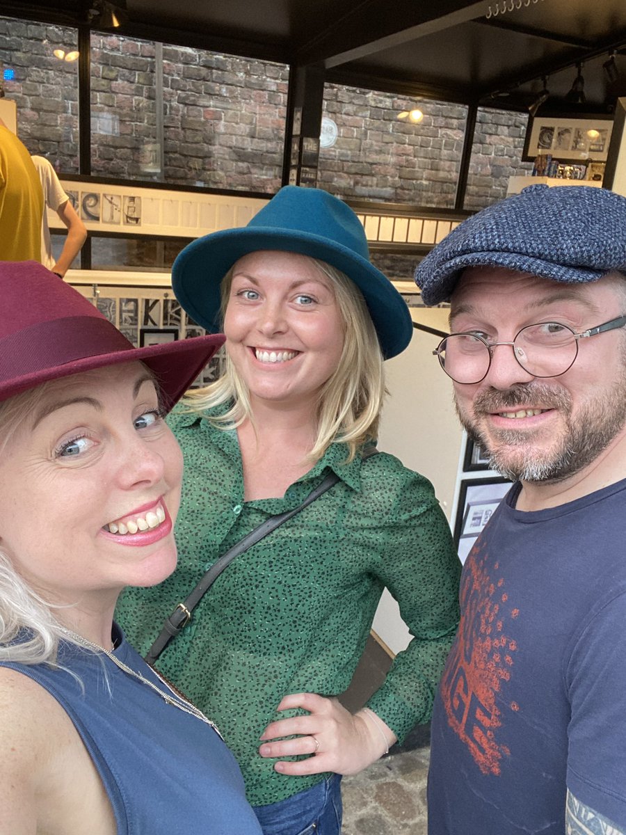 ouralteredlife's tweet image. Can you guess what kind of shop we found and loved in Camden 😂😂🎩 Absolutely love  #CamdenMarket ❤️❤️❤️