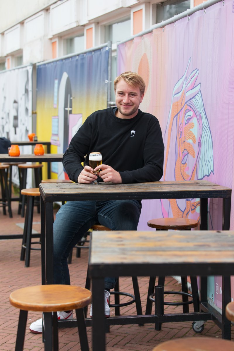 OfondsDelft's tweet photo. 𝐃𝐞 𝐆𝐢𝐬𝐭 𝐠𝐞𝐞𝐟𝐭 𝐤𝐥𝐞𝐮𝐫 𝐚𝐚𝐧 𝐝𝐞 𝐬𝐭𝐚𝐝 📰 Café manager Omri Althuis (De Gist )vertelt hoe hij de toegang van de stad kleur gaf.  Lees het hele verhaal op Chainels. 𝘍𝘰𝘵𝘰: 𝘈𝘭𝘺𝘴𝘴𝘢 𝘷𝘢𝘯 𝘏𝘦𝘺𝘴𝘵

#indelft #ofd #ondernemersfondsdelft #scmd #degist https://t.co/9GlQGgohxr