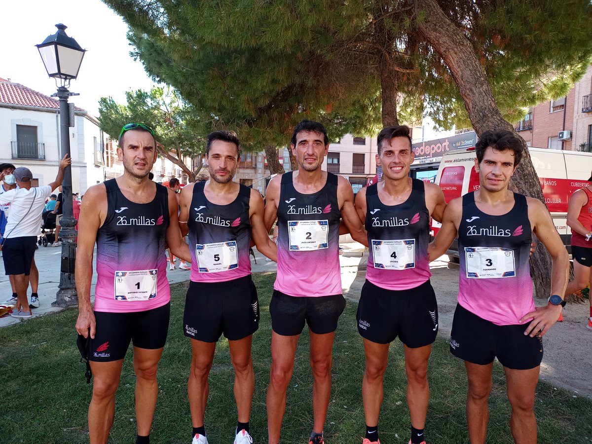26millas's tweet photo. Ayer en Torrijos, nuestros atletas lograron el bronce por equipos en el Campeonato de Castilla-La Mancha Absoluto de #10K 

¡𝐄𝐧𝐡𝐨𝐫𝐚𝐛𝐮𝐞𝐧𝐚, 𝐞𝐪𝐮𝐢𝐩𝐨! En los próximos meses nos quedan retos muy importantes en ruta y campo a través. ¡A por ellos! 💪 https://t.co/lqWYaP0TZG