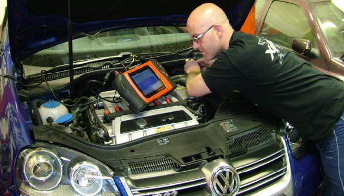 iips79345179's tweet photo. An automotive electrical systems repair technician—or simply, an automotive electrician—is a person who specializes in the electrical wiring and electrical components of automobiles. https://t.co/4gl3Gw2czD