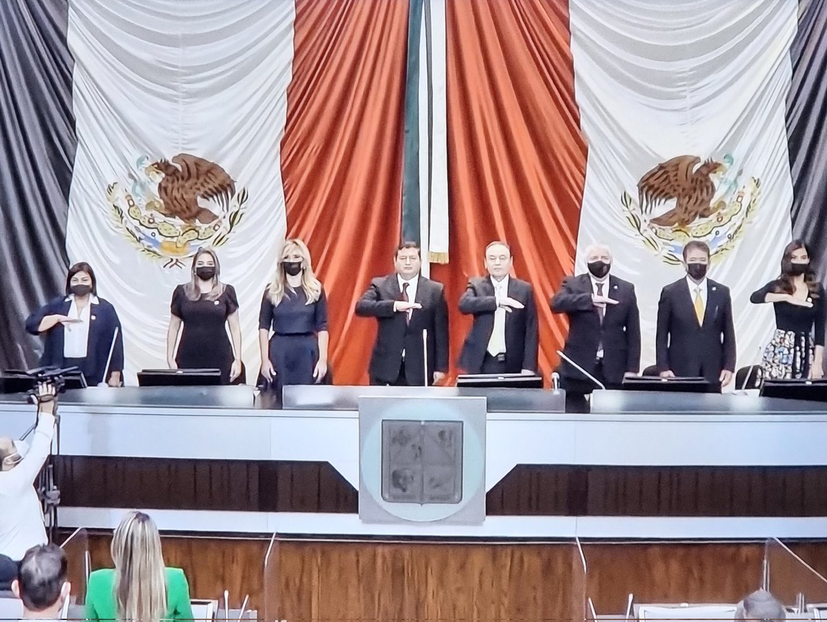 ¡Que momento tan emocionante!  <a href="/AlfonsoDurazo/">Alfonso Durazo</a> Gobernador Constitucional del Estado de Sonora!! ¡¡Viva México 🇲🇽!! ¡¡Viva Sonora 🏜!!