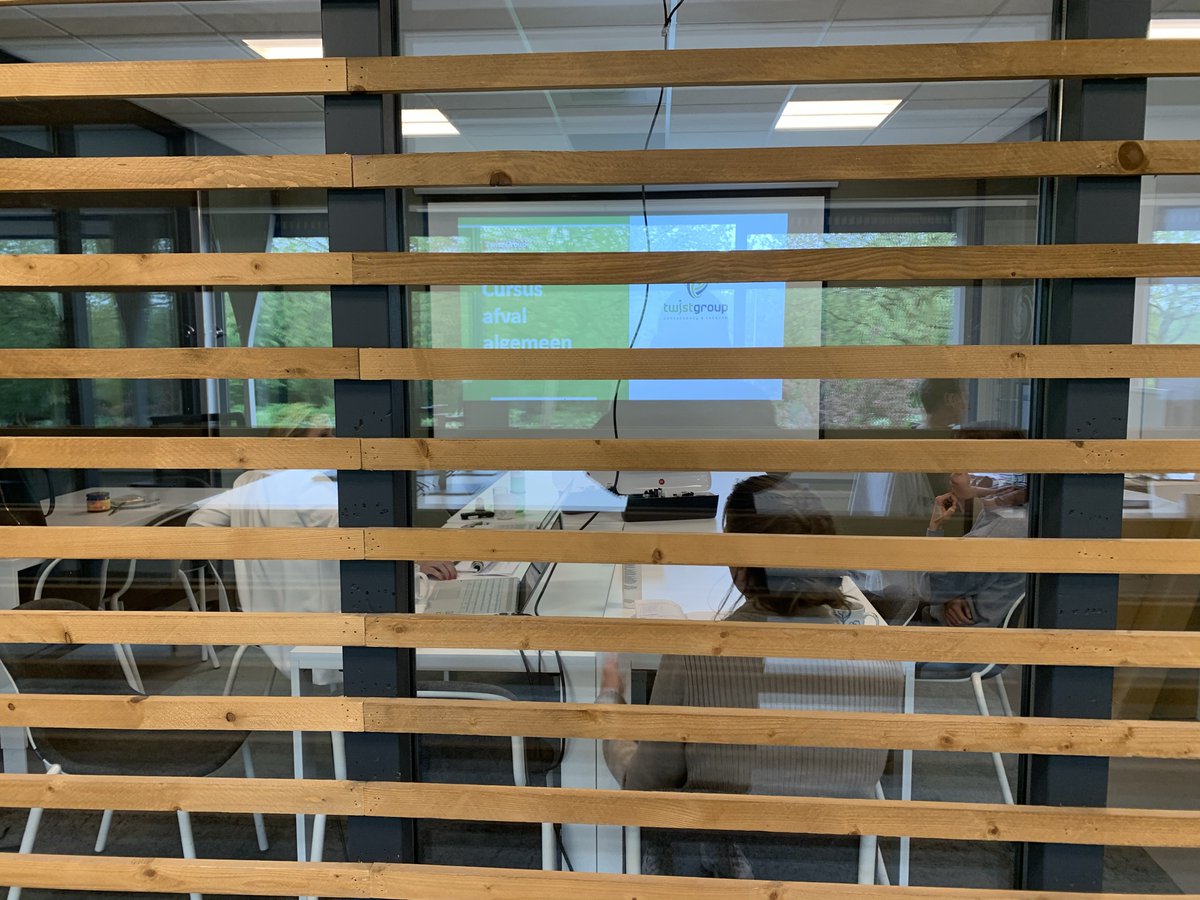 De afval algemeen cursus is bedoeld voor (nieuwe) medewerkers zonder ervaring in de afval- en milieubranche. Een eerste kennismaking met o.a. afvalstromen, wet- en regelgeving, inzamelmethoden en afvalverwerking➡️ ow.ly/mJB950E1ZlP
