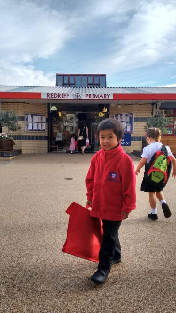 Keomony18's tweet photo. First day at school and now first day at a new school ! How much you have grown up! Love you 💞😘 https://t.co/P8GB1fsdOe