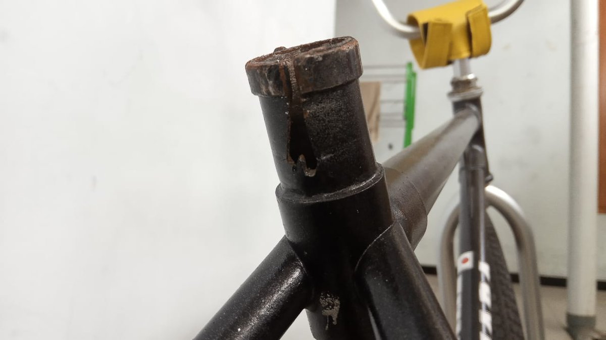 ganan666's tweet photo. dijual kuwahara apollo 24(rare untuk size 24) warna asli chrome
frame ada minus dibagian seattube
fork ori tange tx1200
headset ori tange bmx japan
rims ori ukai japan.
yg lainnya ndak ori.
sudah repaint jelek lagi:(
harga 10.5 nego suka suka kamu dm ajah🙌
#osbmx
#oldschoolbmx https://t.co/wP6OAxJhOx