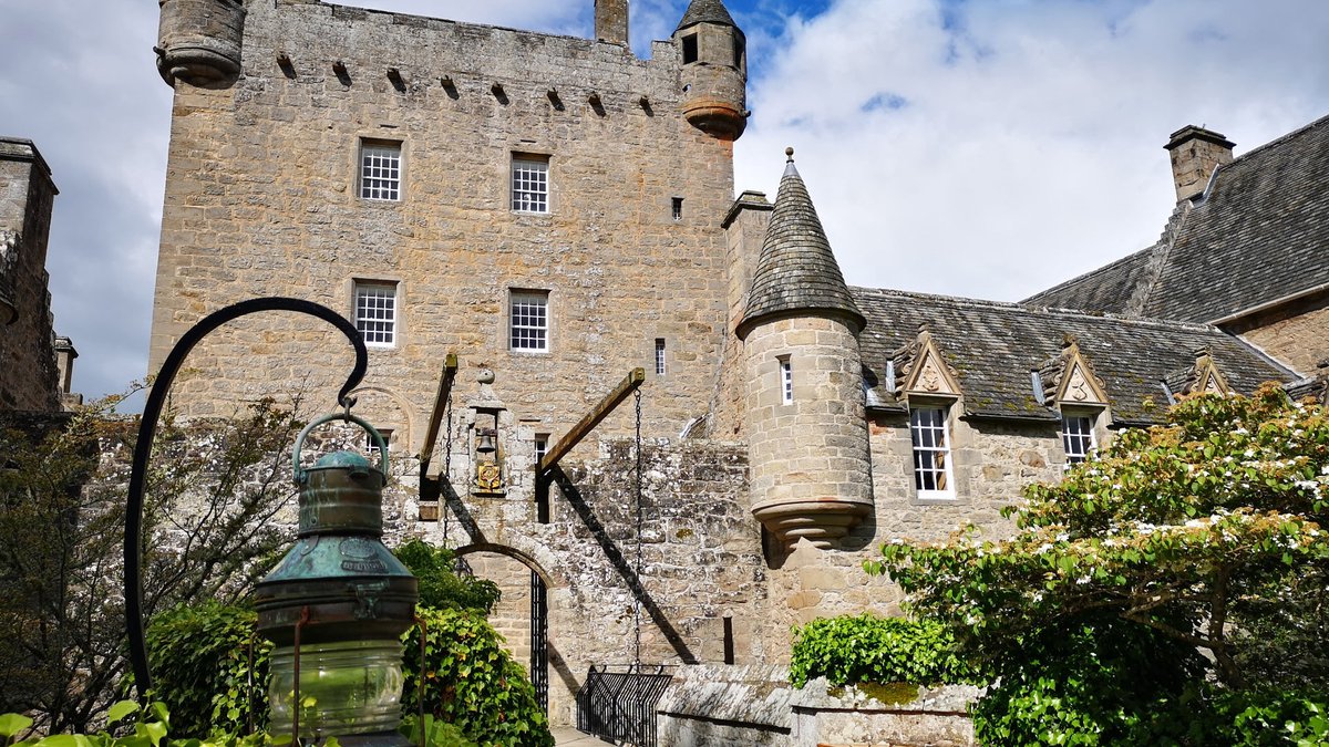 Hand-picked by the Dowager Countess Cawdor, we have an extensive range of gifts. From exclusive souvenirs to the local Scottish Cashmere. 

cawdorcastle.com/cawdor-attract…

 #castle #travel #scotland #uk #unitedkingdom