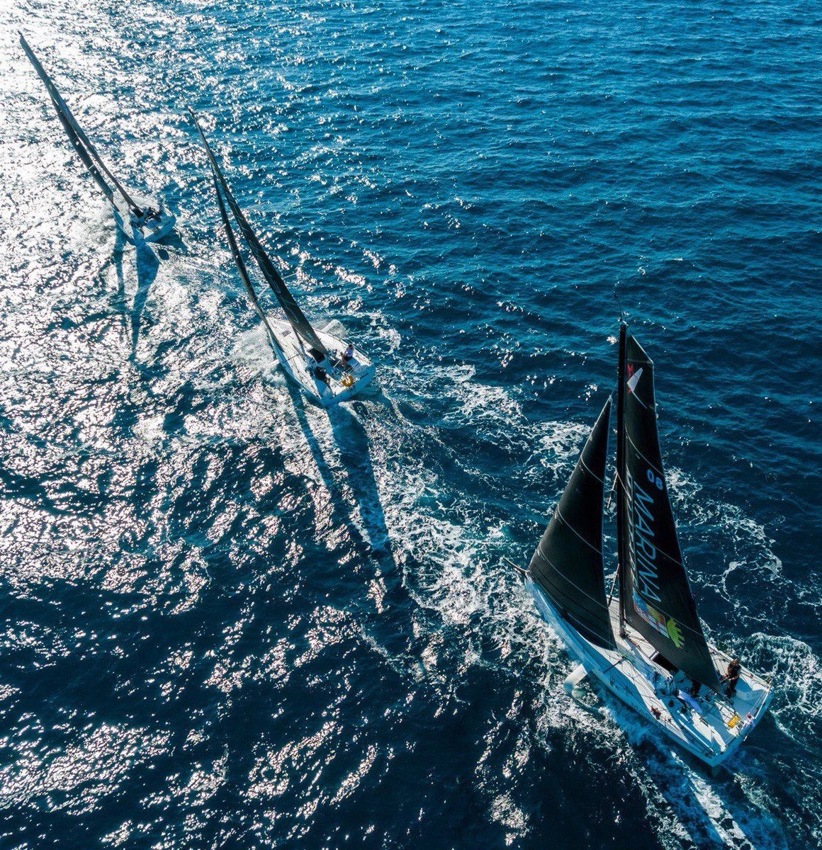 Veleggiando verso la città di Brindisi per la 5a tappa del <a href="/nastrorosatour/">Nastrorosatour</a> . 
Stay tuned!
#MMNRT #nastrorosatour #marinamilitare #noisiamolamarina
#sailing