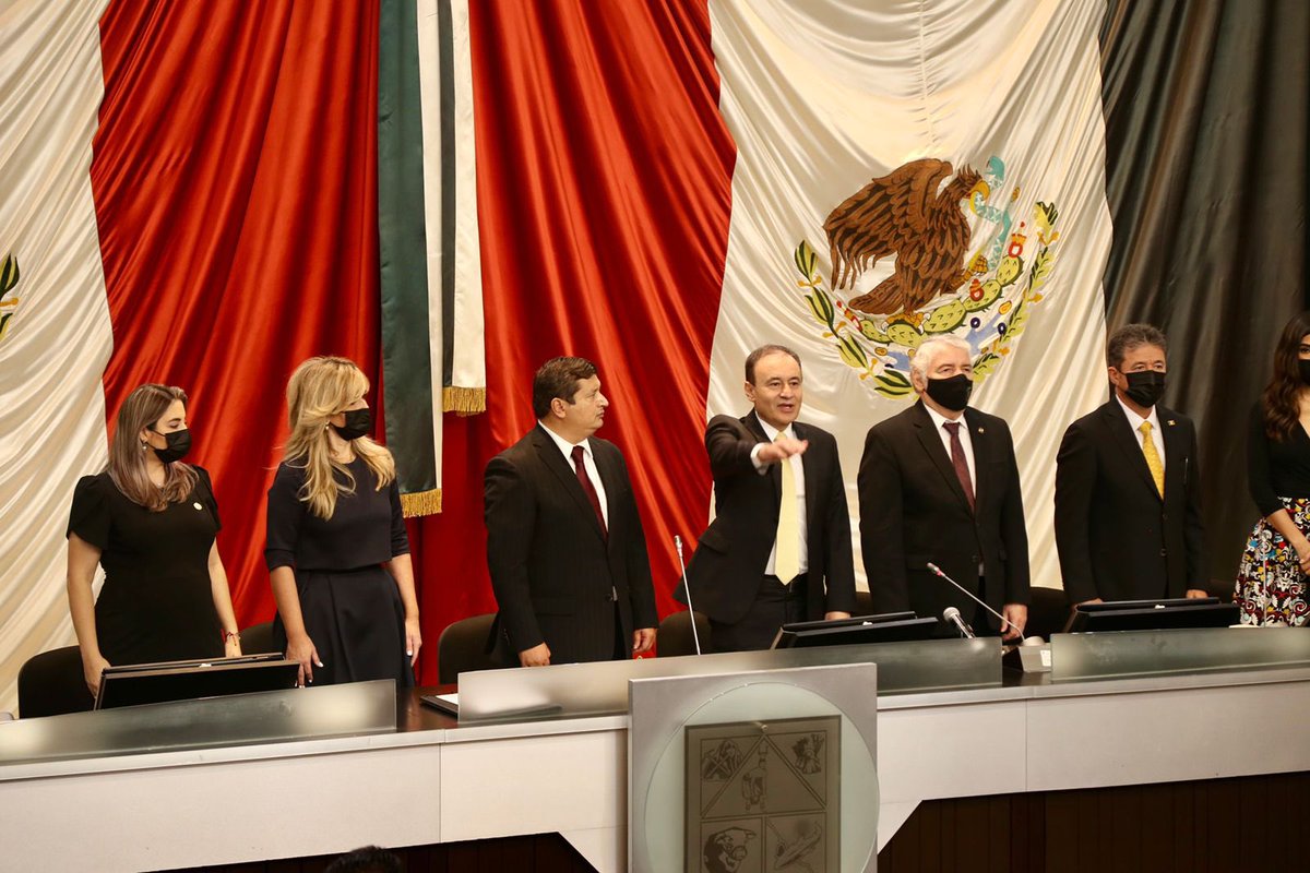 AlfonsoDurazo's tweet photo. ¡No les voy a fallar! Es momento de hacer el gobierno que las y los sonorenses merecen. Juntos, en equipo, trabajaremos por nuestra amada tierra. 

En este primer gobierno de la Cuarta Transformación, cumpliremos cabalmente con sus valores. 

#Sonora es para todas y todos. https://t.co/en2v9MFe0N