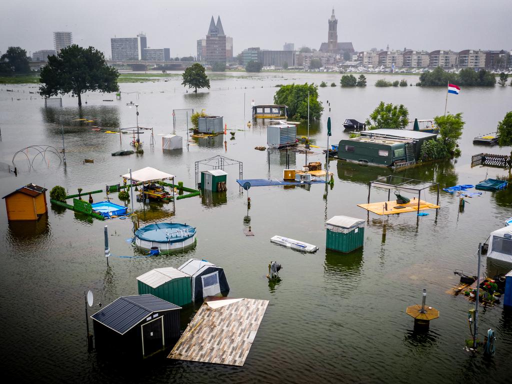 Morgen: Nationale Kroonbede 2021! 🙏

Samen bidden we voor politici en bestuurders op landelijk, provinciaal en lokaal niveau. Dit jaar met als thema: Gebed voor de Schepping 🌍

👉20.00u - Waalse Kerk - Noordeinde 25. Bid mee! 

RT = Fijn #kroonbede #klimaatverandering #gebed
