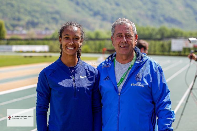 atletismoRFEA (@atletismorfea) on Twitter photo 🔝 HISTÓRICA MARÍA VICENTE 🔝
🚨 SEGUNDA en el World Athletics Challenge – Combined Events 2021 🚨
Mejor clasificación de un/a atleta 🇪🇸 en la Challenge de pruebas combinadas 📝 bit.ly/2YS8n95
👏🏼 Enhorabuena, <a href="/mariiaviicentee/">Maria Vicente</a> y Ramón Cid 👏🏼 🔝 HISTÓRICA MARÍA VICENTE 🔝
🚨 SEGUNDA en el World Athletics Challenge – Combined Events 2021 🚨
Mejor clasificación de un/a atleta 🇪🇸 en la Challenge de pruebas combinadas 📝 bit.ly/2YS8n95
👏🏼 Enhorabuena, <a href="/mariiaviicentee/">Maria Vicente</a> y Ramón Cid 👏🏼