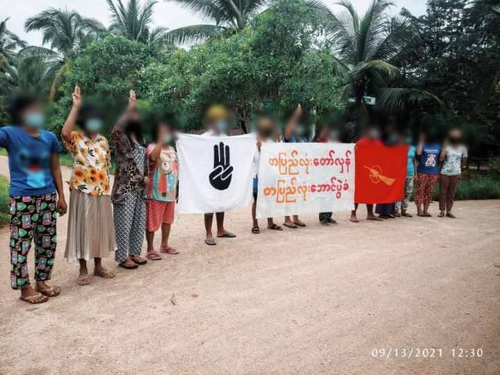 ChanMyaKyiKhin1's tweet photo. #Launglone Tsp;#Dawei marched to oppose the Military Junta and demanded on UN to recognize NUG government as legitimate government at UN general assembly. #KyawMoeTunRepresentsMyanmar #UN_RecognizeNUG #Sep13Coup #WhatsHappeningInMyanmar https://t.co/rNHFKtps59