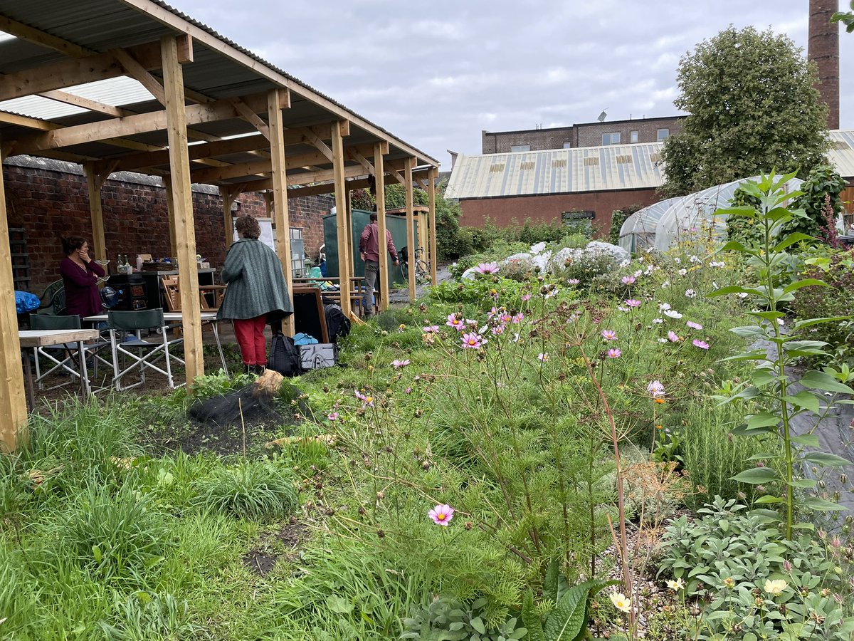 shared_assets's tweet image. Last Monday it was Sheffield and this Monday it’s Glasgow for the local #fringefarming action planning meeting! - at the very lovely and productive Wash House Garden CIC