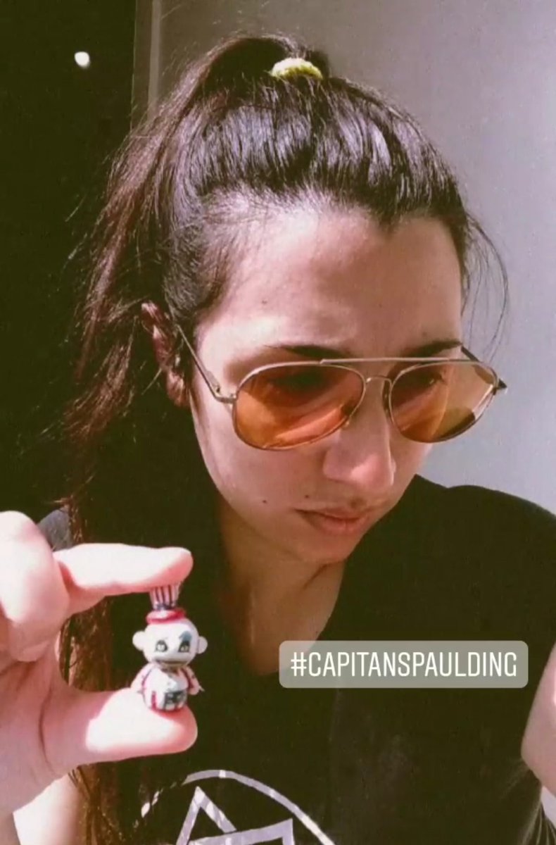 loreladyblue's tweet photo. El Capi y Yo 💘
#capitanspaulding  #NerdamenteLOYA  #nerdamenteam #emprendedor #mujeresemprendedoras @nerdamente_loya https://t.co/CUlBd3XesB