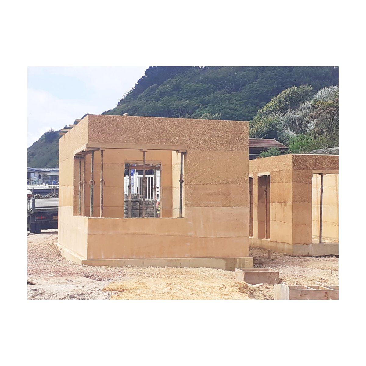 FootprintArch's tweet photo. Works are continuing on the Durley Chine Environmental Innovation Hub after the peak summer season.

Towards the end of September, the timber frame for the main building of the hub will be craned into place. https://t.co/vegvsTWa9z