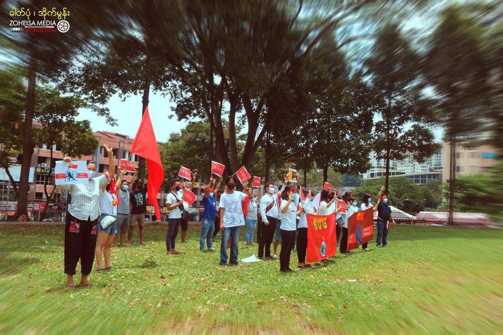 2021Revtweets's tweet photo. Myanmar nationals marched in support of @NUGMyanmar and Ambassador U Kyaw Moe Tun in Malaysia.
#KyawMoeTunRepresentsMyanmar
#UN_RecognizeNUG
#Sep13Coup
#WhatsHappeningInMyanmar https://t.co/mA0FbKfUPV