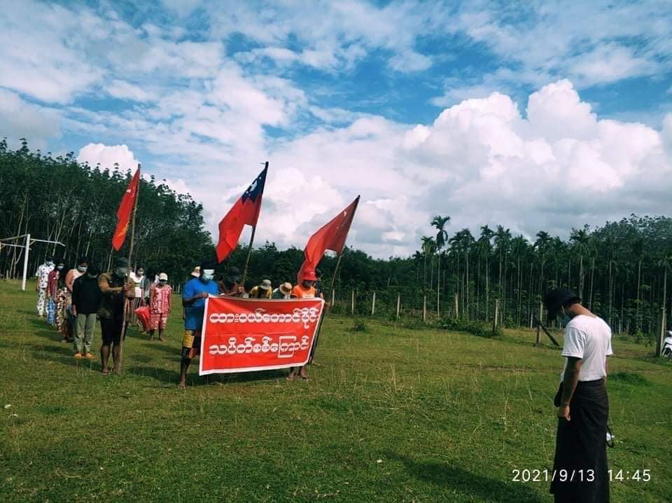 katycho22222's tweet photo. An anti-coup movement in southern Dawei, Tanintharyi Region. 🪧  #Sep13Coup #UN_RecognizeNUG #WhatsHappeningInMyanmar #KyawMoeTunRepresentsMyanmar https://t.co/CqPcU5Bd8e
