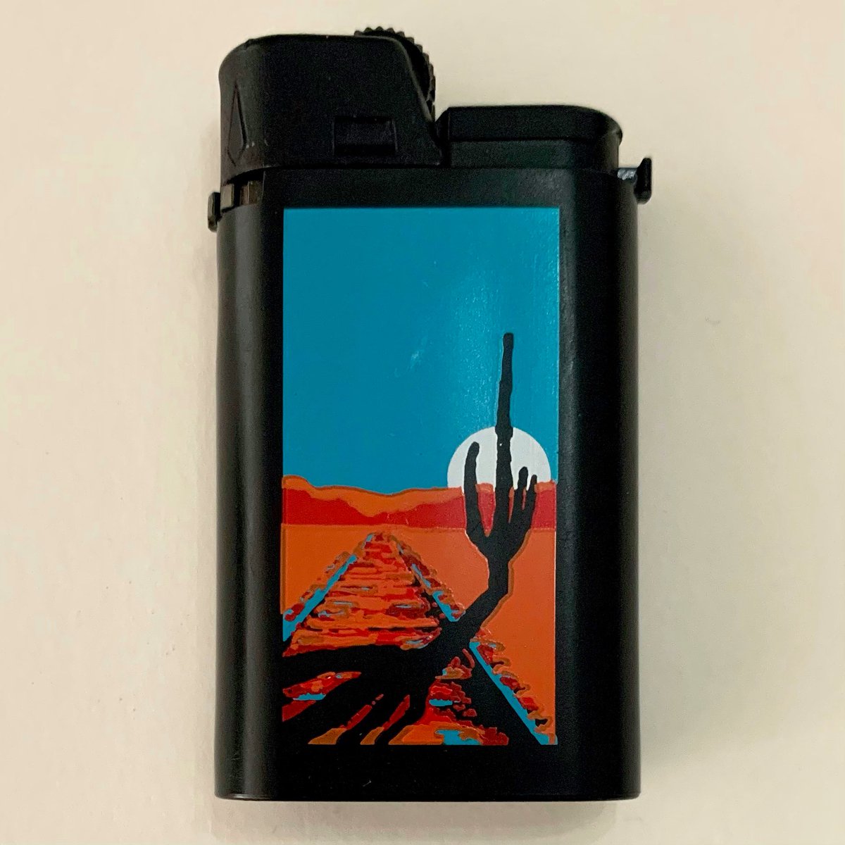archivum_saves's tweet image. [For Sale] Vintage Late-90s Marlboro Unlimited “Desert” DJEEP Lighter * STRIKES &amp;amp; FIRES via @ebay – hit the link in bio! #djeep #lighters #lightercollection #marlboro #marlborounlimited #marlboromiles #tobacciana #vintage #vintagegear #vintagecollectibles #ebay #archivum