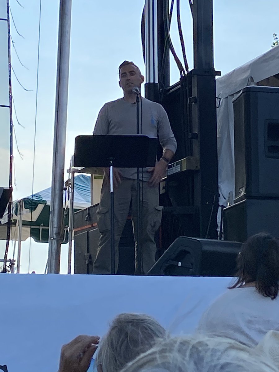 kindnessbracelt's tweet photo. Thanks to all organizers, volunteers, police, artists, and attendees for making the 80th @NFFMaryland in @CityofSBY a wonderful event. Caroline O’hare…standing ovation!! https://t.co/MoCQzqZHpj