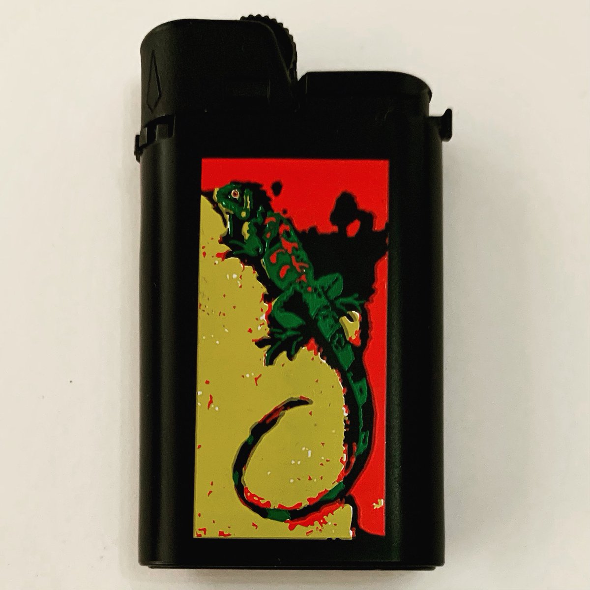 archivum_saves's tweet image. [For Sale] Vintage Late-90s Marlboro Unlimited “Lizard” DJEEP Lighter * STRIKES &amp;amp; FIRES via @ebay – hit the link in bio! #djeep #lighters #lightercollection #marlboro #marlborounlimited #marlboromiles #tobacciana #vintage #vintagegear #vintagecollectibles #ebay #archivum