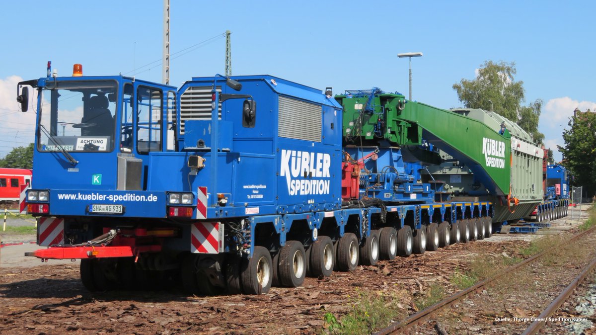 Drehkreuz für #Grünstrom: die Phasenschiebertrafos für unser #Umspannwerk #Würgau werden komplettiert. Heute startet der fünfte <a href="/Siemens_Energy/">Siemens Energy</a> Trafokessel am Güterbahnhof #Lichtenfels. Nr.6-8 folgen in den nächsten Wochen: tennet.eu/de/news/news/m… #Energiewende #Schwertransport