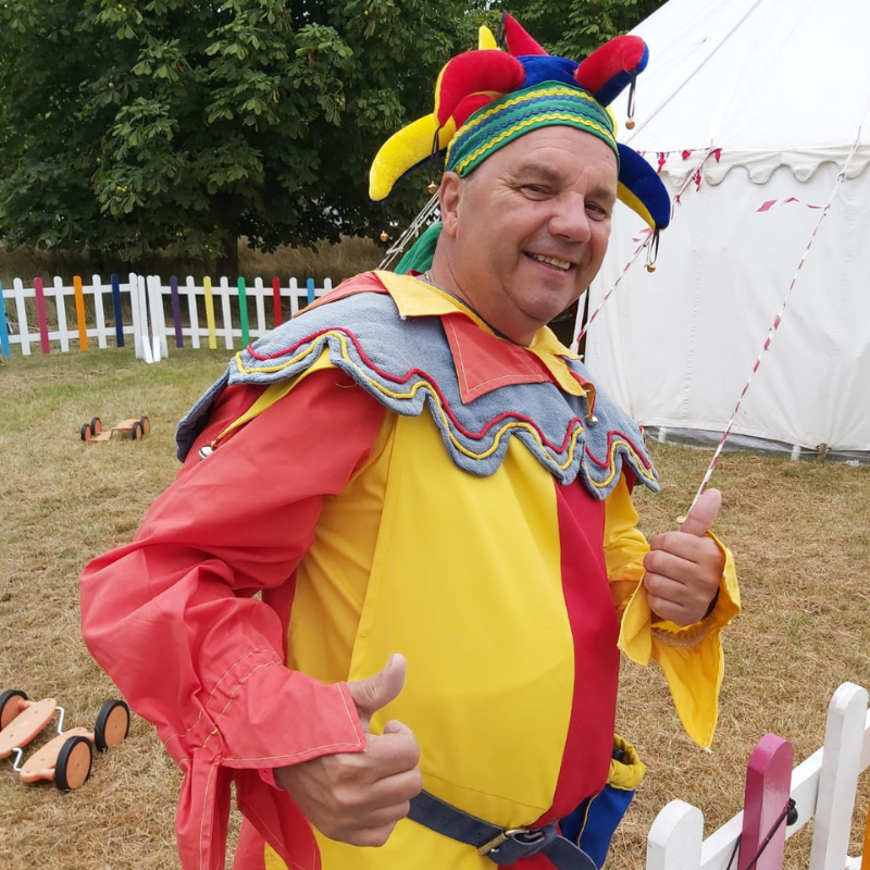 #TheGardenshows make an excellent day out for the family, offering ample #entertainment. 

We have a range of amusements at Broadlands with ‘The Jazz Trio’, Huxley #BirdsofPrey &amp; Crazee Hazee, all to make your day extra special.

Pre-book online! buff.ly/3k2Rcbz