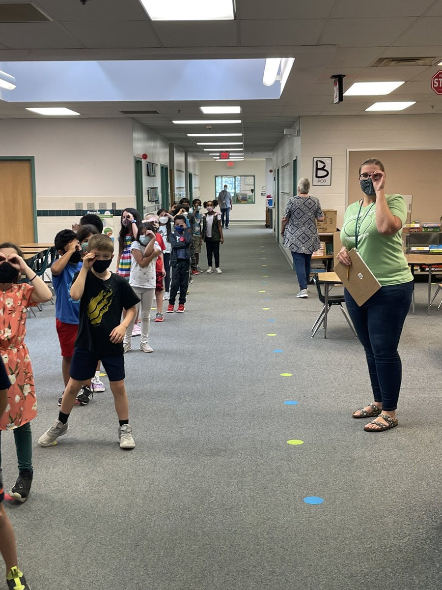 HuntersWoodsES's tweet image. After reading the book “The Day the Crayons Quit”, students in Ms Wilmier’s Art Class search for their “lost” crayons around our school. #hwesartclass #hwesartists ##thedaythecrayonsquit