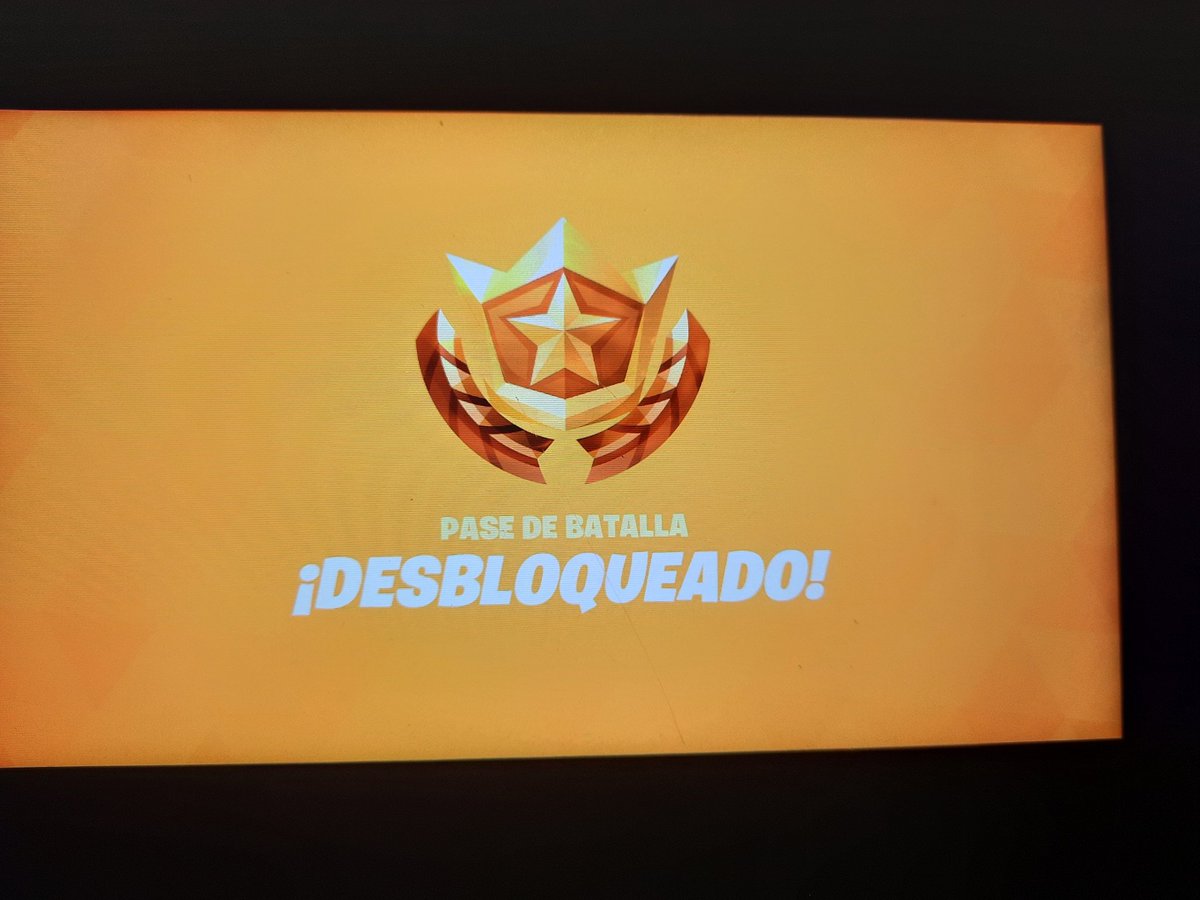 Gente, no se les olvide usar el codigo del <a href="/LocoDami4n/">Loco Damián</a> en fortnite para comprarse el pase de batalla Bv