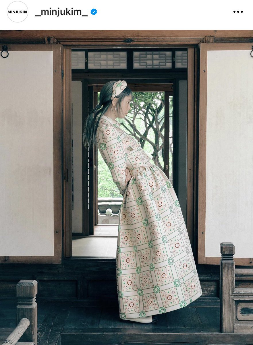 넷플릭스 ‘넥스트 인 패션’ 우승자, 방탄소년단 월드투어 의상을 만든 김민주 디자이너의 이번 SS22 컬렉션명이 ‘BARI’네요. 오늘 인스타그램에...